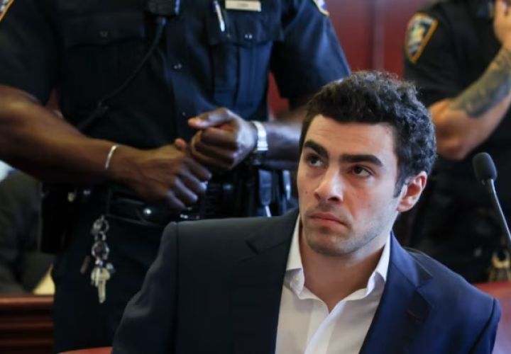 枪杀UnitedHealthCare总裁案件进展：法官排除判处嫌犯死刑的可能性