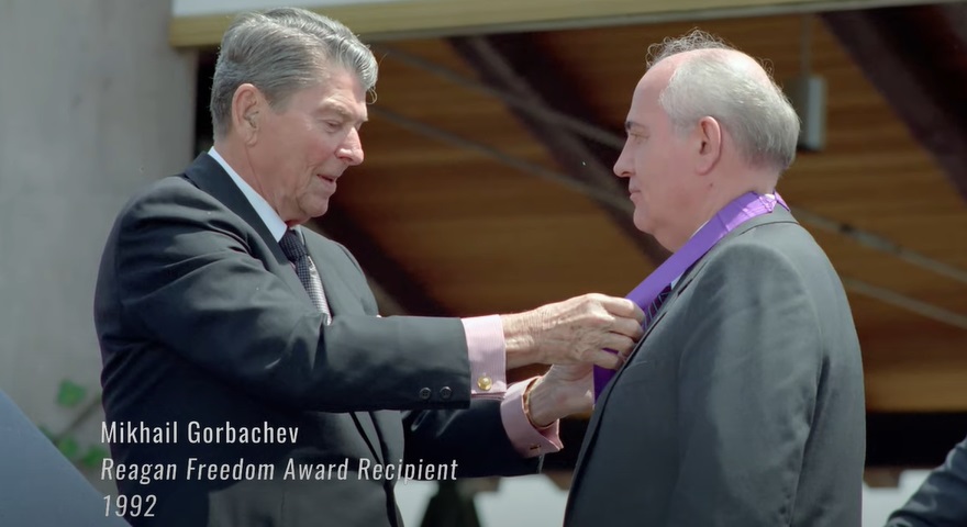 03 07 1992 Gorbachev received Reagan Freedom Award