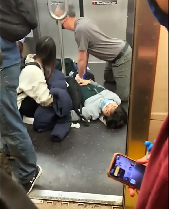 04 12 NY subway shooting 3
