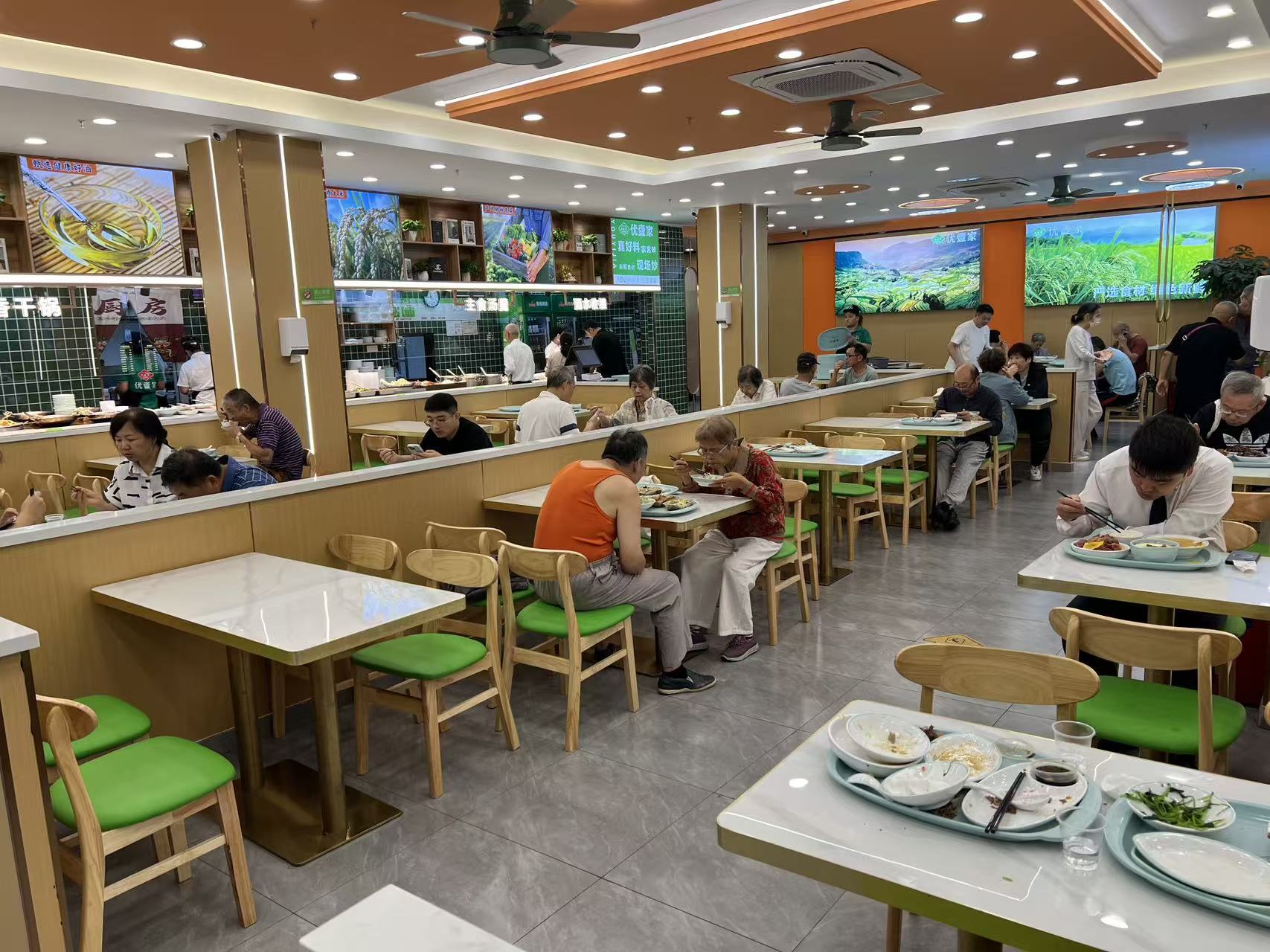 2025 10 19 社区食堂 2