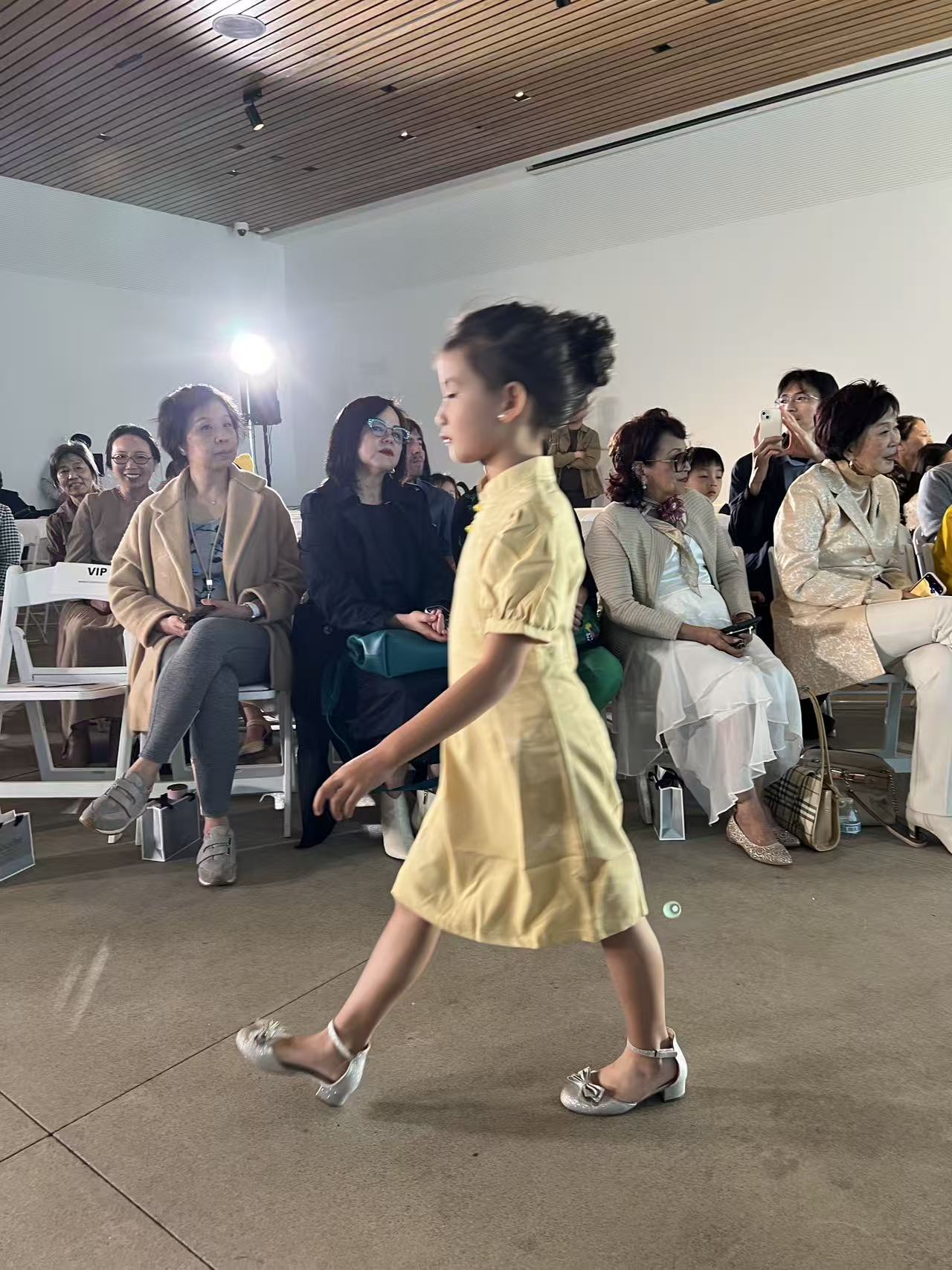 2025 12 08 时装秀 4